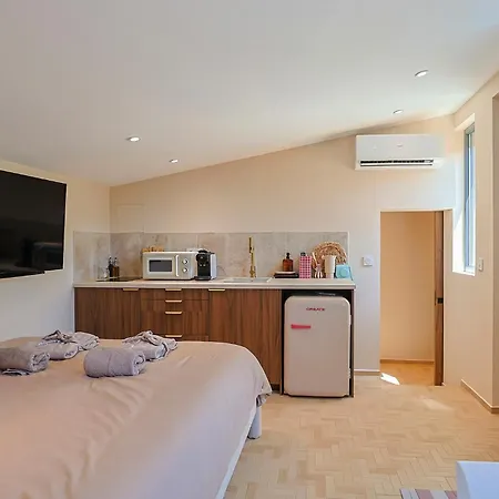 Apartment Nusa'mor Petite Maison Romantique Baignoire Balneo 2 Places *