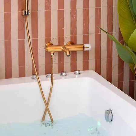 Apartment Nusa'mor Petite Maison Romantique Baignoire Balneo 2 Places Hyères